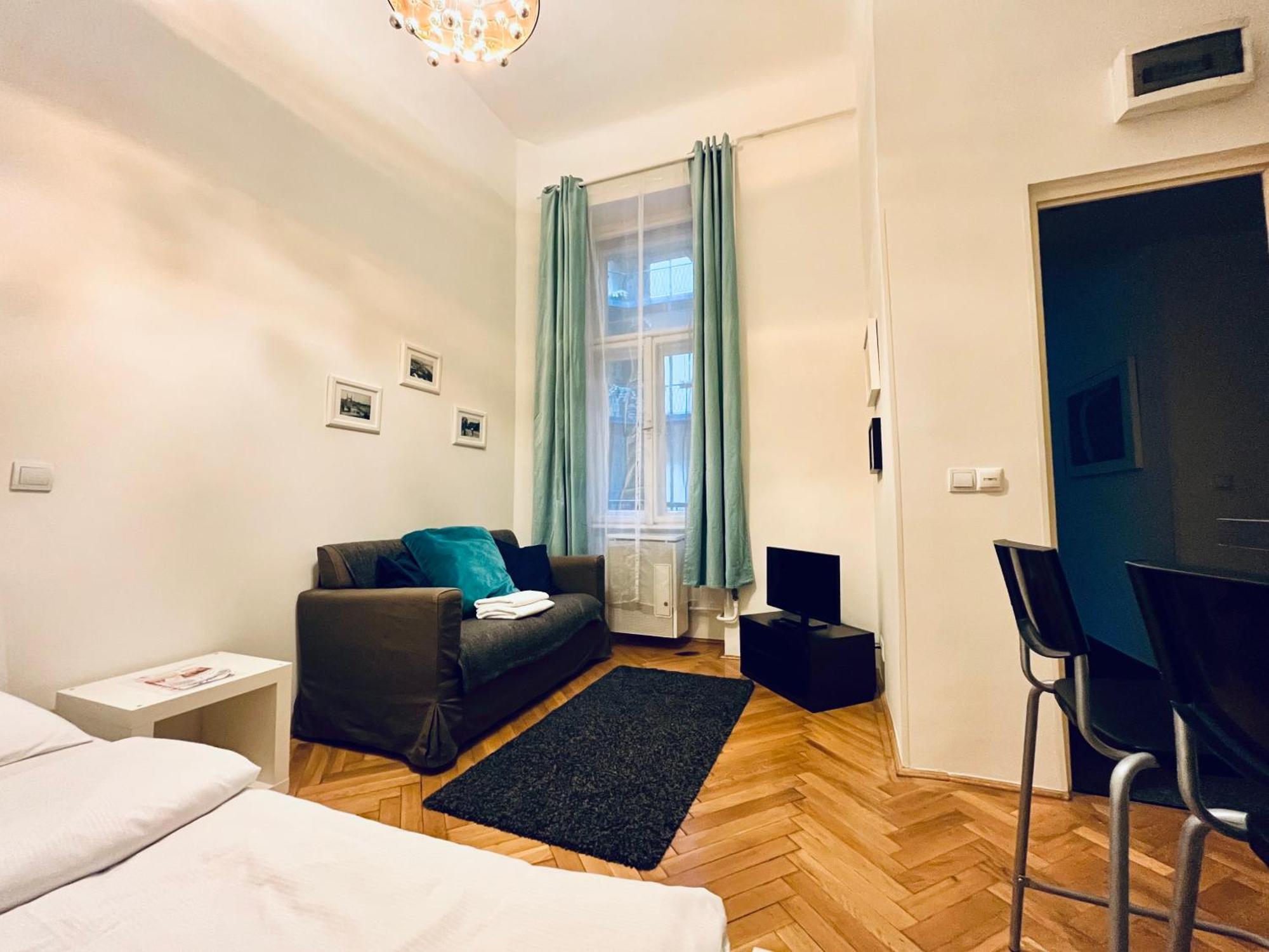 Tatra 4 Studios Budapest Bagian luar foto