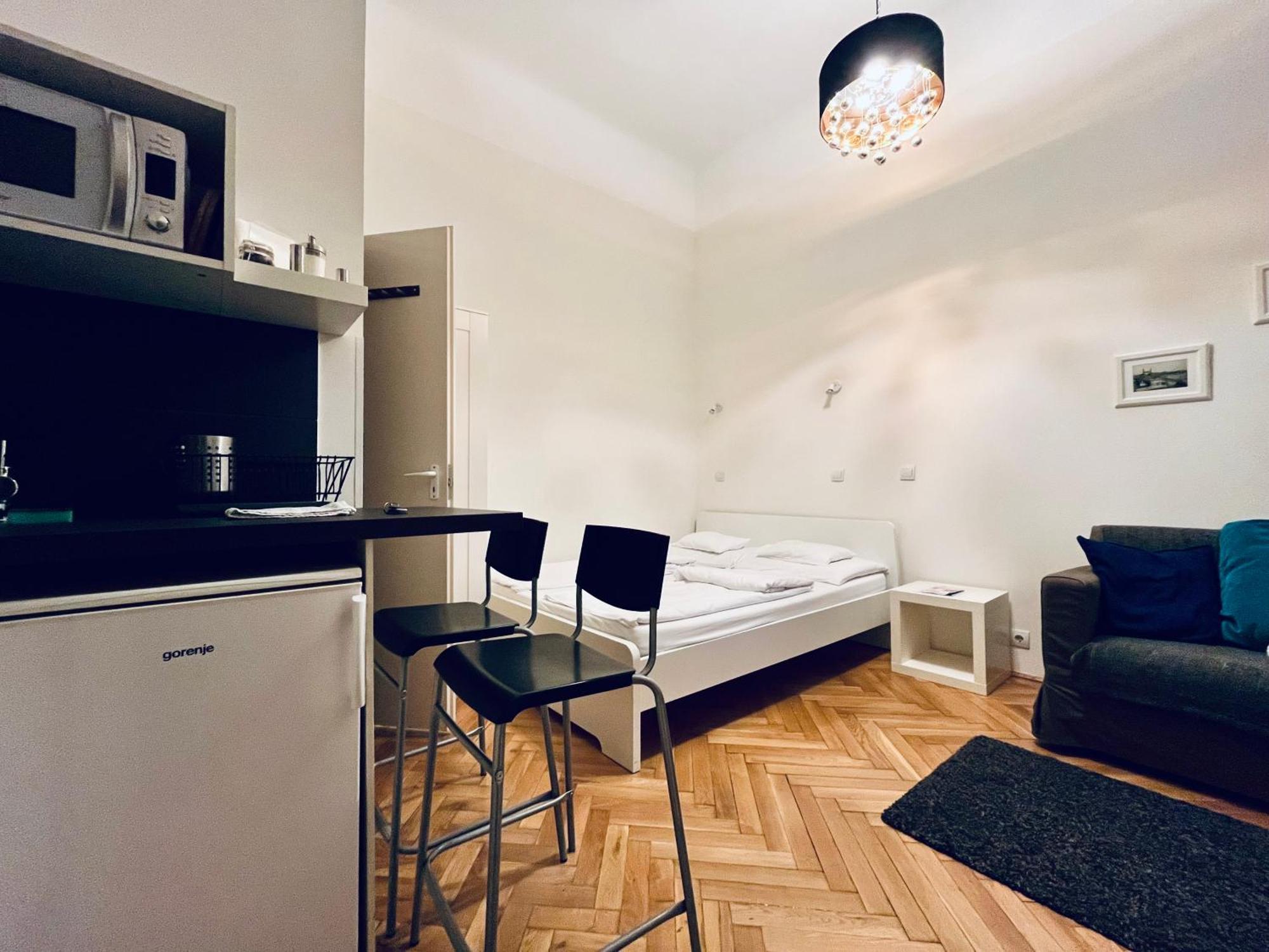 Tatra 4 Studios Budapest Ruang foto
