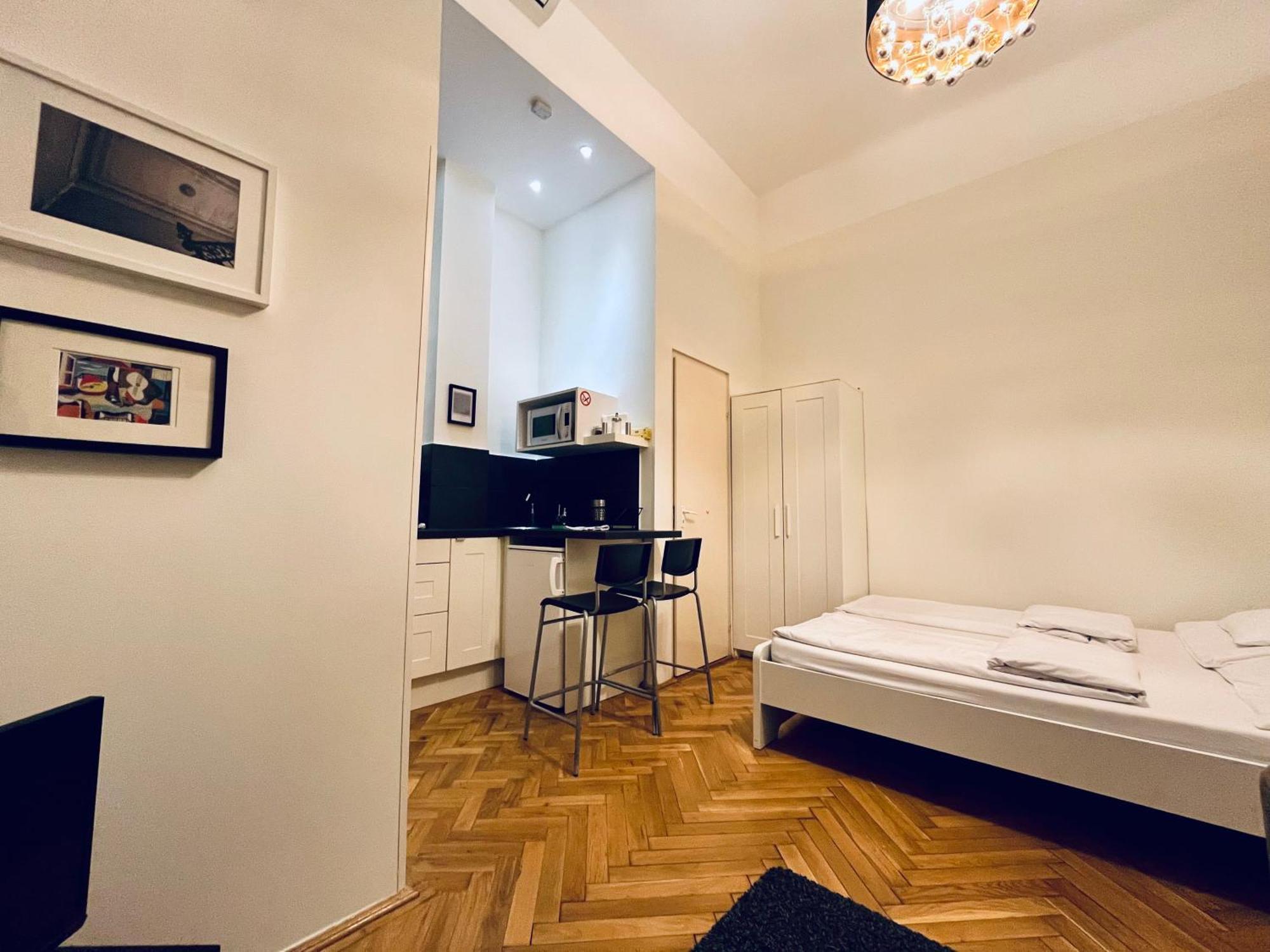 Tatra 4 Studios Budapest Ruang foto