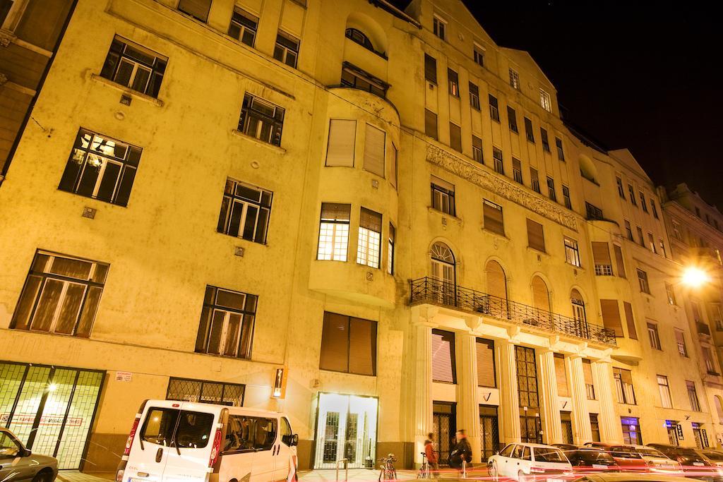 Tatra 4 Studios Budapest Bagian luar foto