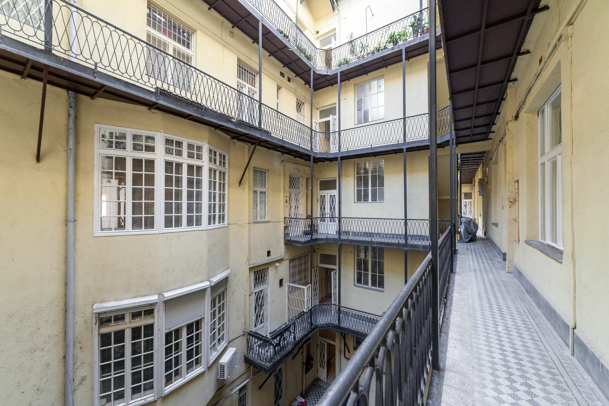 Tatra 4 Studios Budapest Bagian luar foto