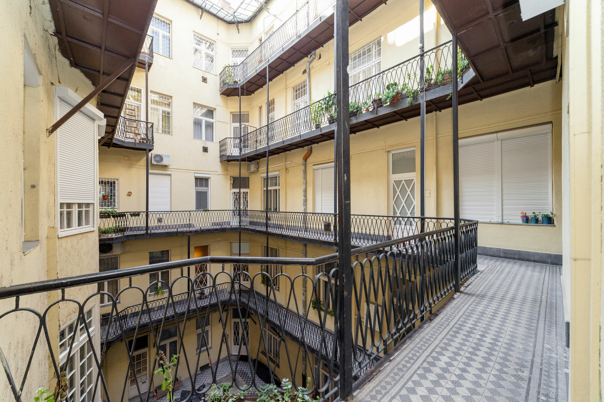Tatra 4 Studios Budapest Bagian luar foto